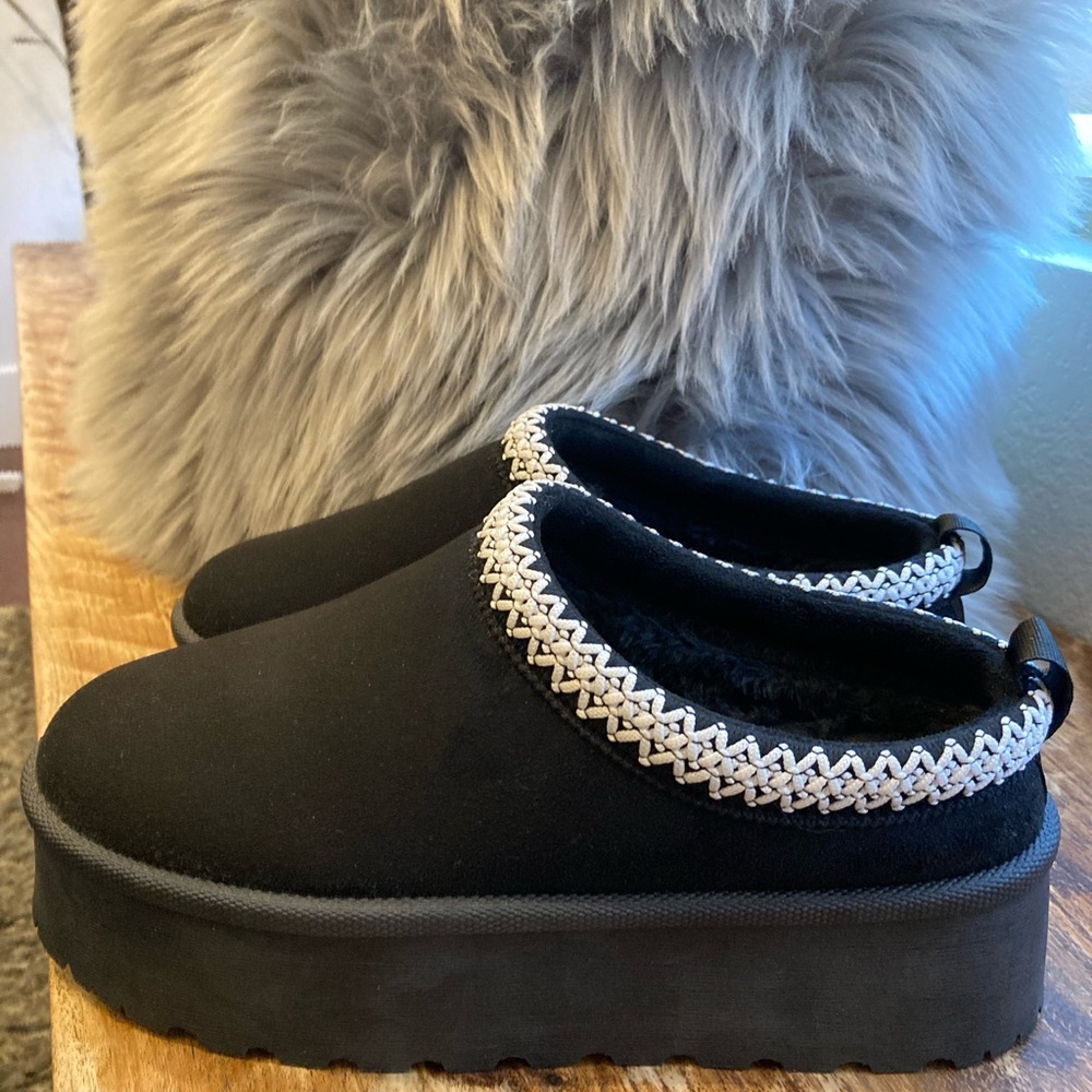 Nanette Lepore Black and White Platform Mules - Picture 2 of 3